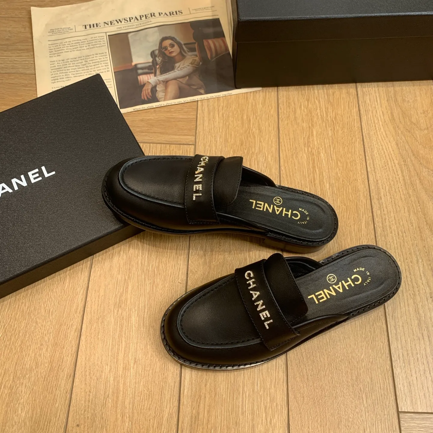 👟👟Ex-factory price 600👟👟 🍀2025 spring and summer new Chanel Chanel small diamond buckle monogram Loaf lazy half-slippers, which can be worn all year round. No matter when you wear them, they are very high-end and durable. You can attract attention when shopping on the street! Easily travel between commuting and leisure occasions, becoming a carefree fashionable and elegant woman ~ Upper: cowhide/butter Lining: lambskin Sole: Italian genuine leather outsole Size: 35-39 (40/41 customized, non-refundable and non-exchangeable